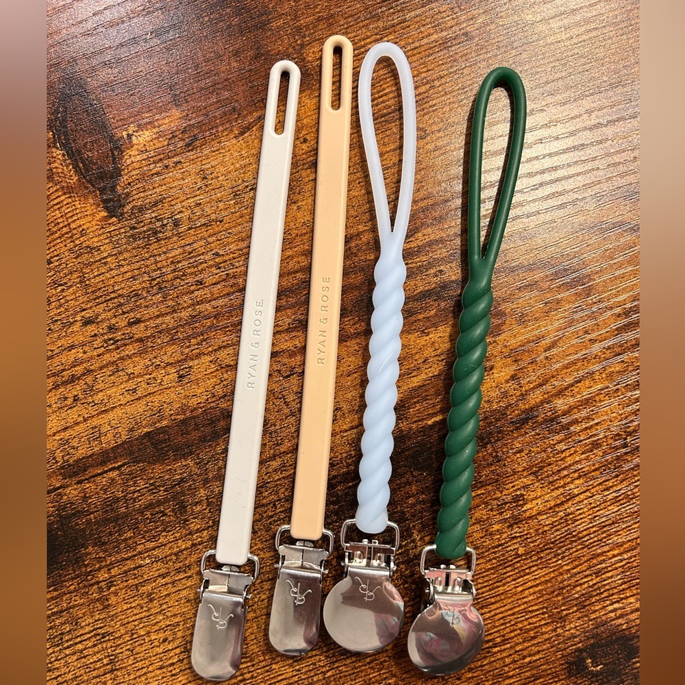 Ryan & Rose Pacifier Clips Set